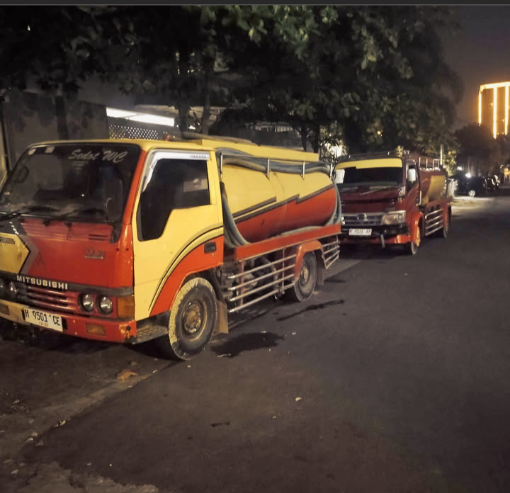 Armada Sedot WC Cahaya Gemilang